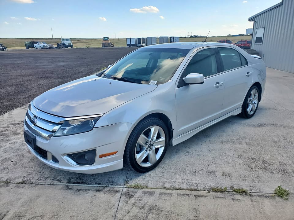 2010 Ford fusion sport 1 owner!! clean clean!