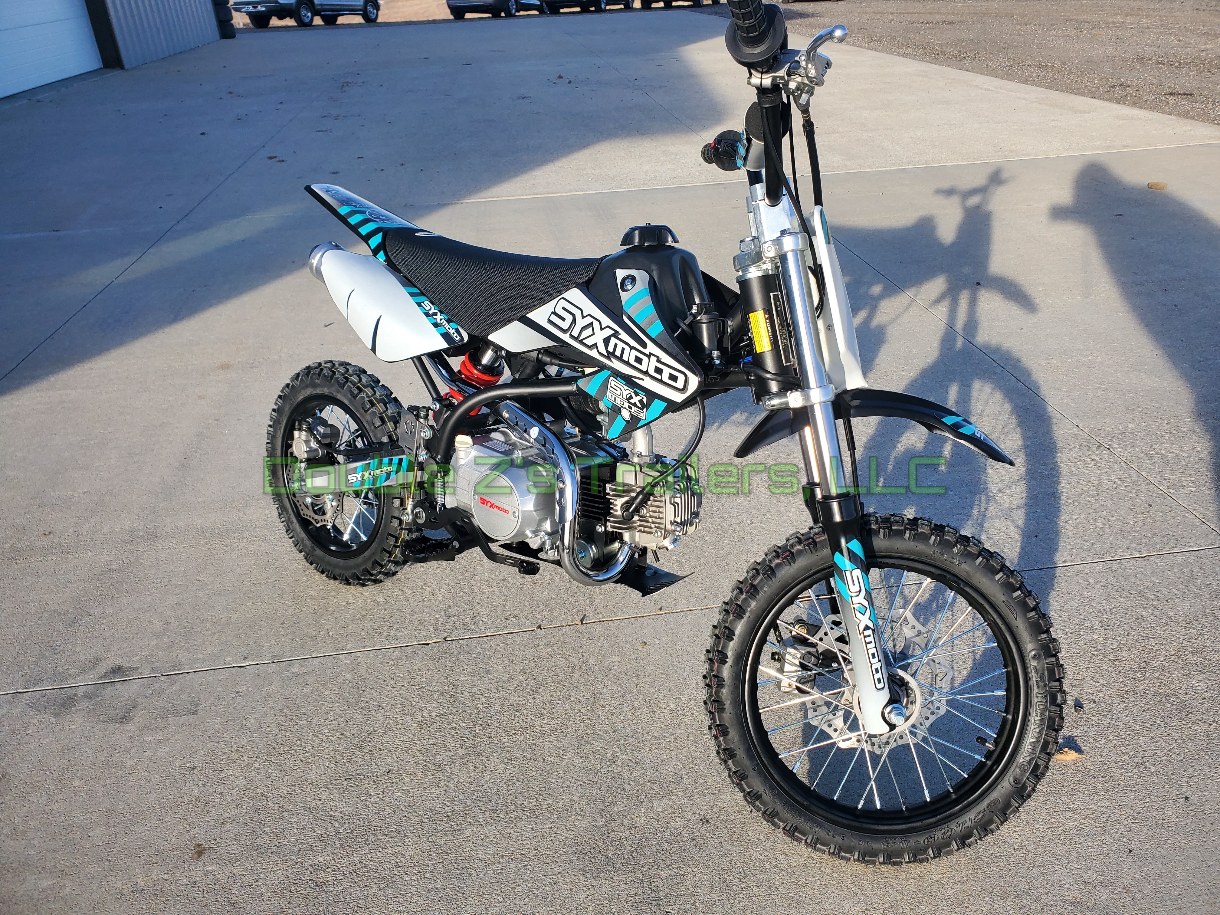 125cc Pit bike Dirt bike adults and kids both!
