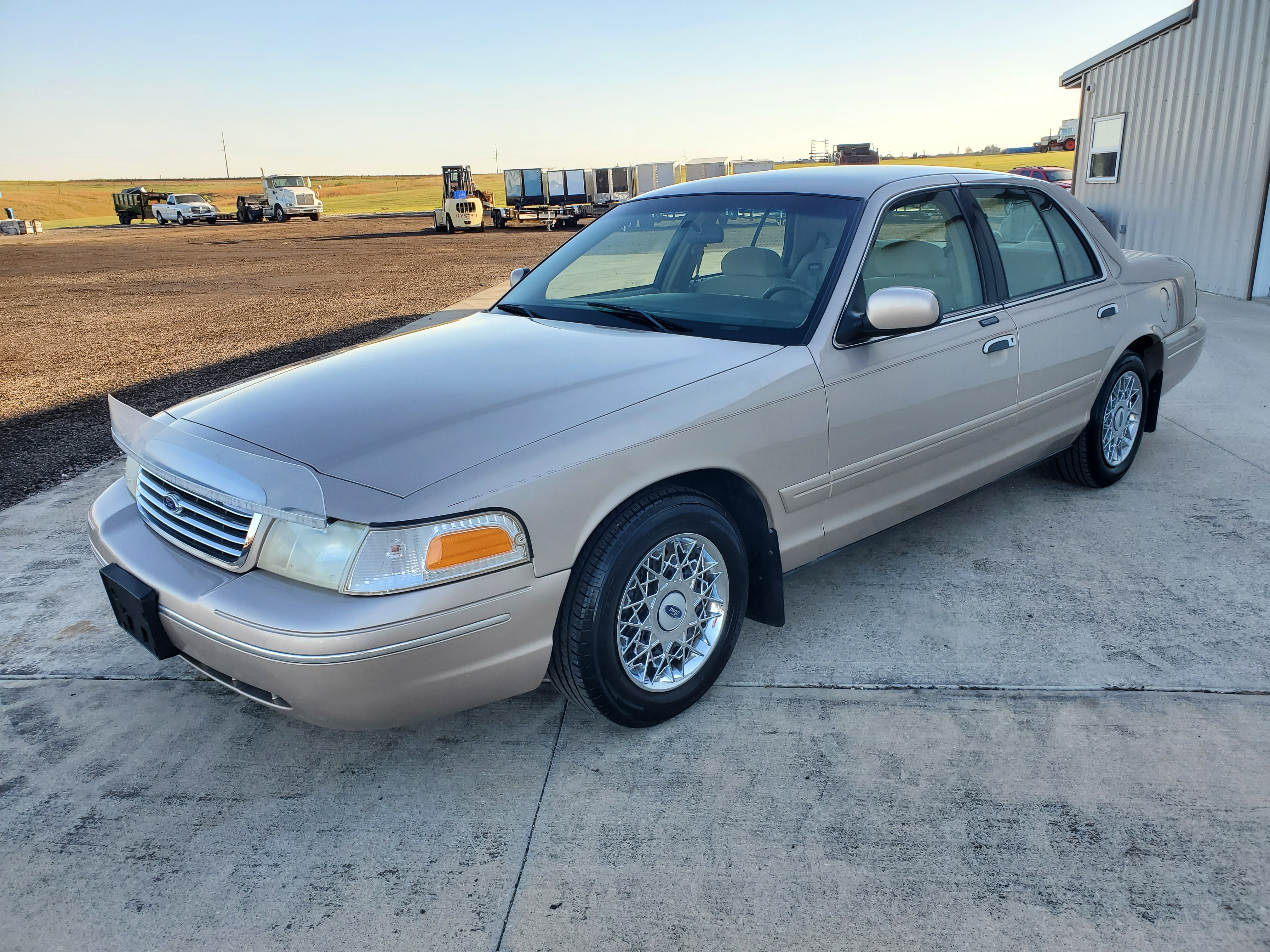 1998 Crown Vitoria  only 113k miles and 2 owners