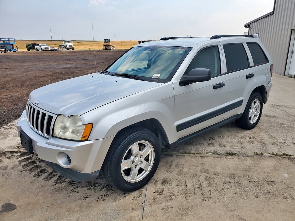 2006 Jeep grand cherokee laredo 4x4 138k miles 1 owner