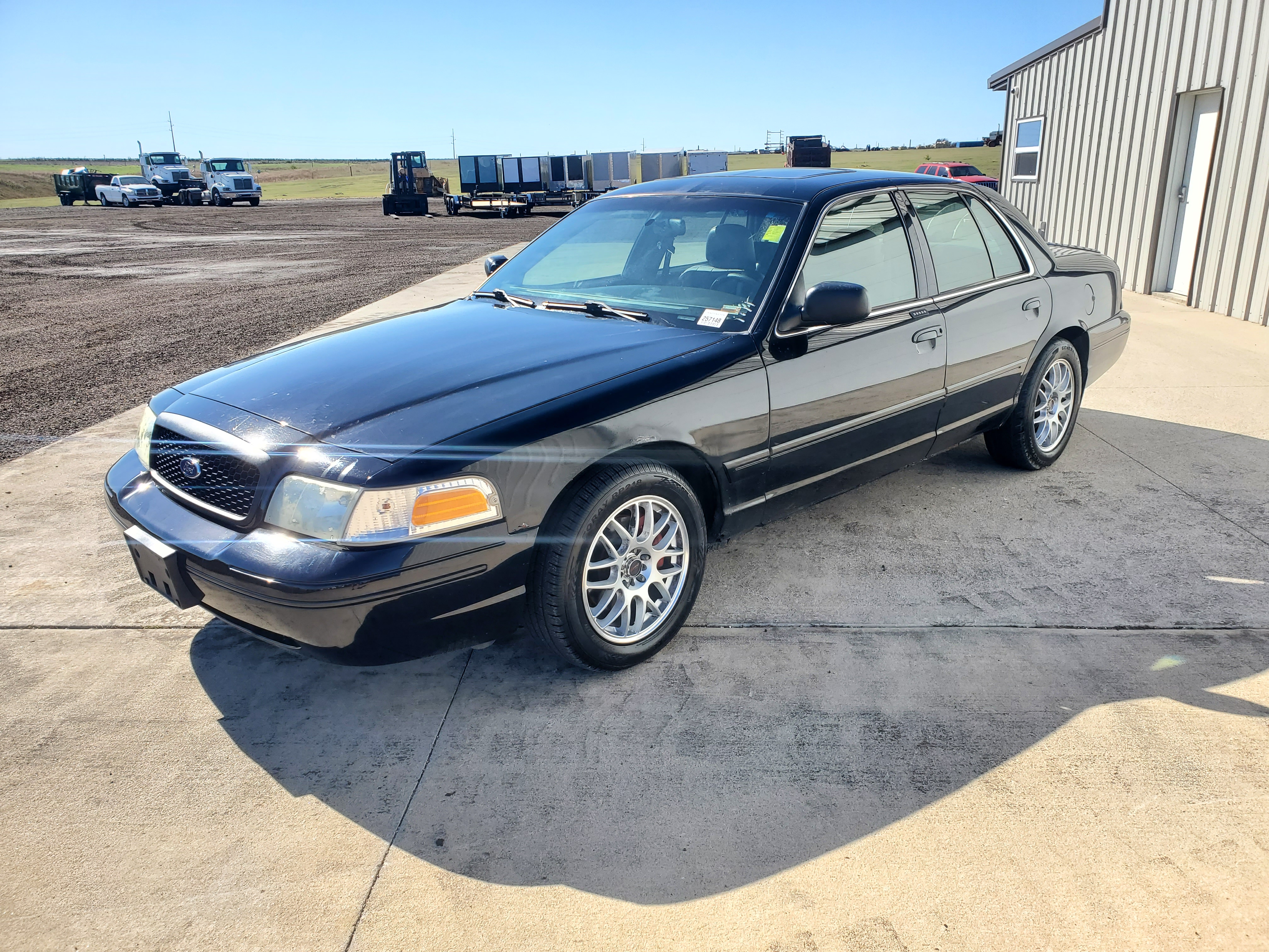 2005 Ford Crown Victoria LX 4.6 liter v8 with only 40k miles