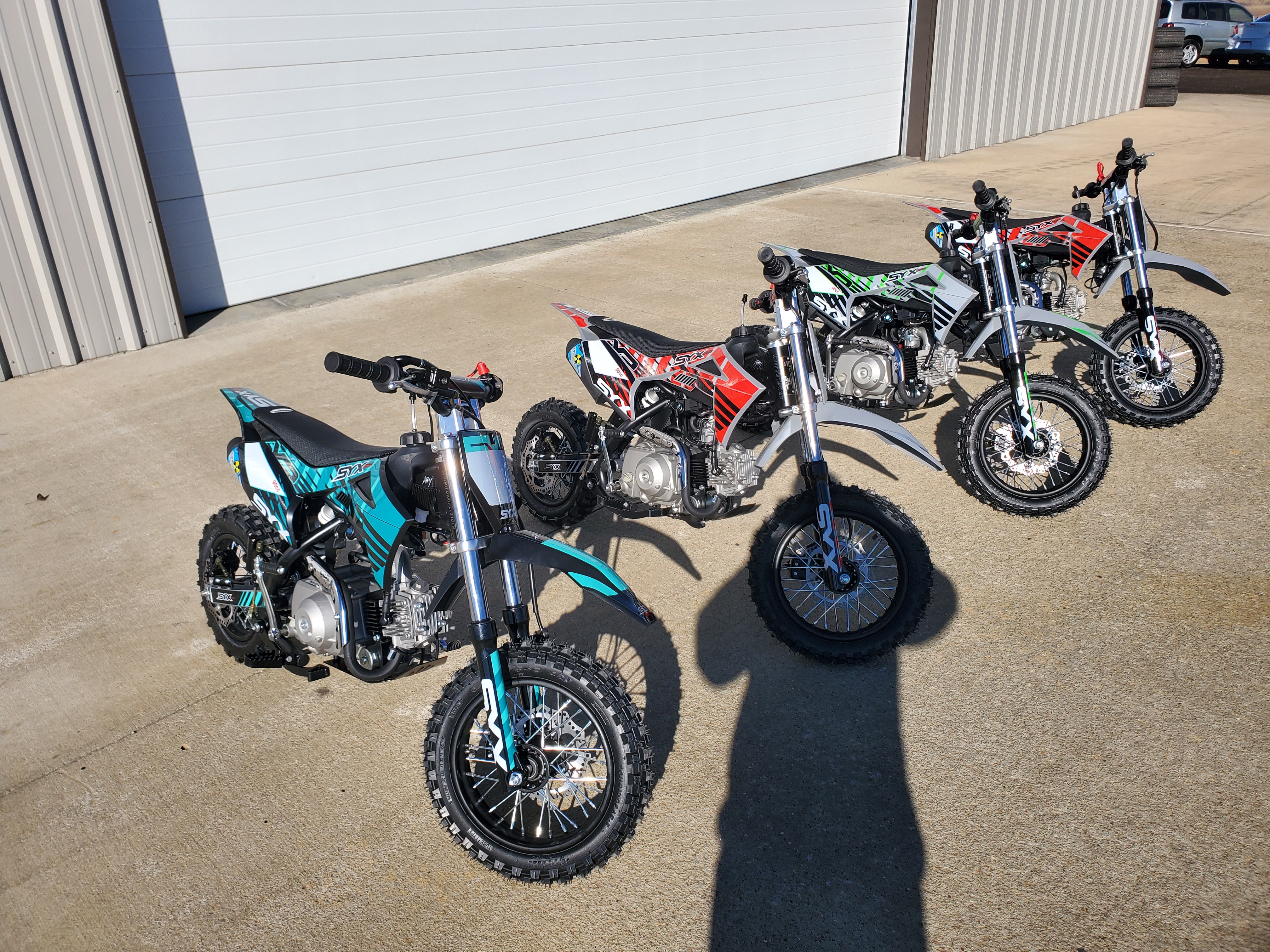 90cc Dirt bike 4 speed semi-auto